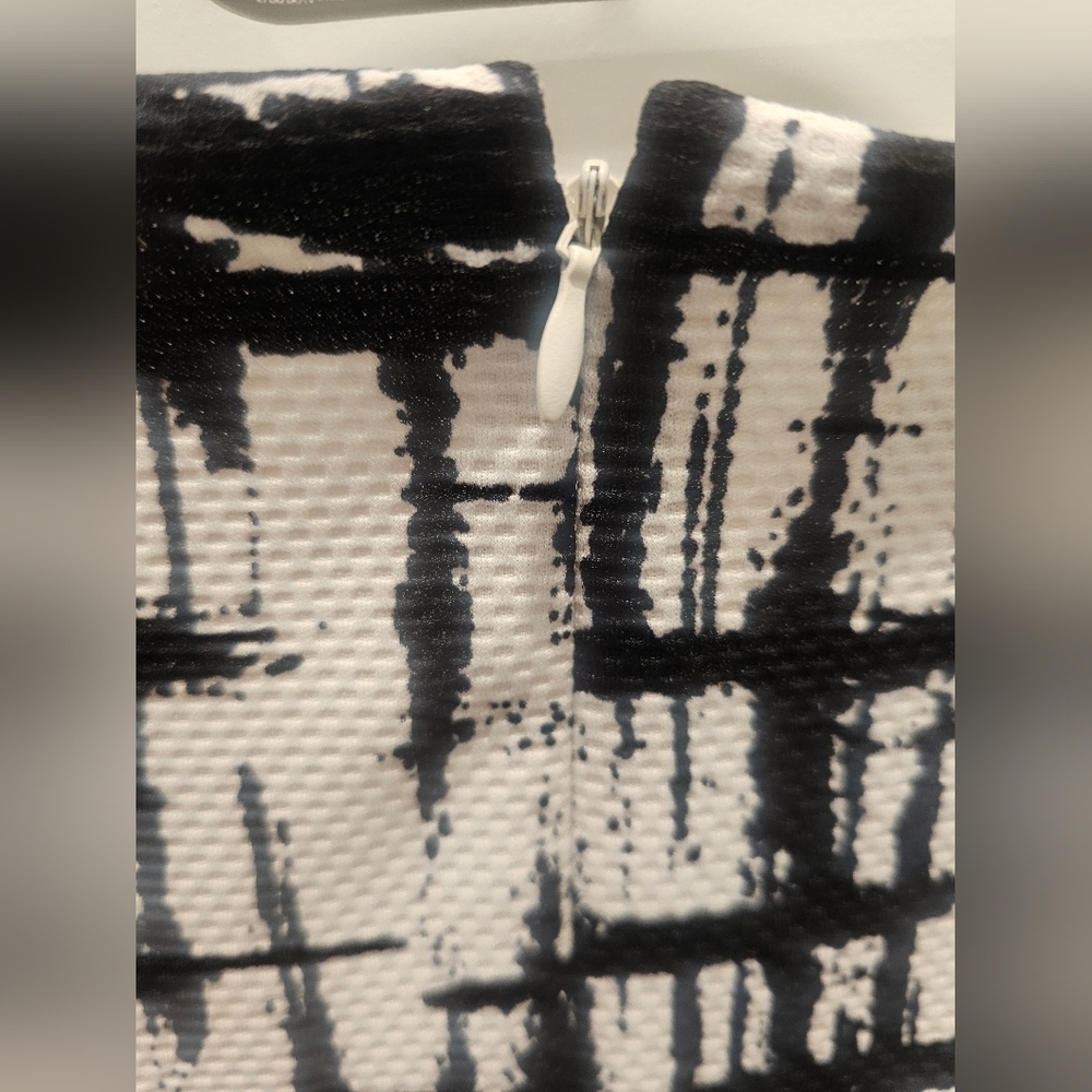 Kasper Fit & Flare Dress Size 4 Black White Abstract Textured Sleeveless Career - Picture 6 of 8
